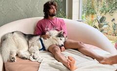 Vijay Deverakonda Lifestyle: ਲਗਜ਼ਰੀ ਜੀਵਨ ਬਤੀਤ ਕਰਦਾ ਹੈ ਵਿਜੇ ਦੇਵਰਕੋਂਡਾ, 15 ਕਰੋੜ ਦੇ ਬੰਗਲੇ ਸਮੇਤ ਮਹਿੰਗੀਆਂ ਗੱਡੀਆਂ