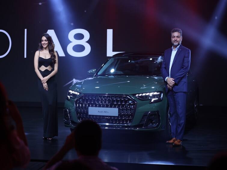 Audi A8L Sedan Launched in india details insight marathi news Audi A8L Sedan : दमदार फिचर्स आणि स्मार्ट लूकसह Audi A8L भारतात झाली लॉन्च; जाणून घ्या किंमत