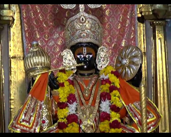 યાત્રાધામ શામળાજી ખાતે ગુરુ પૂર્ણિમા નિમિત્તે ભક્તોની ભીડ જામી હતી.