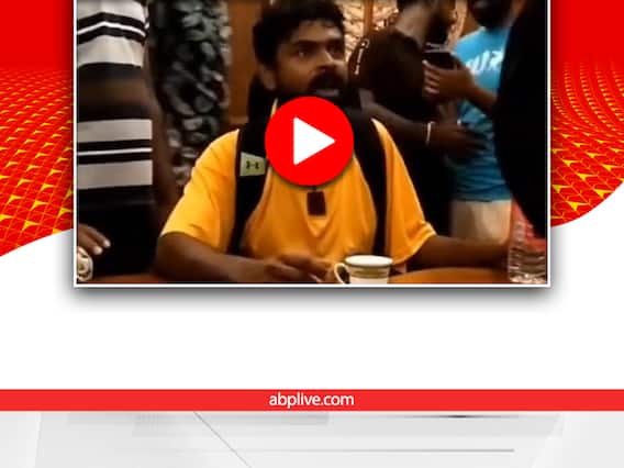 Sri lanka Crisis: राष्ट्रपति की कुर्सी पर बैठे प्रदर्शनकारी, बारी-बारी से खिंचवाई फोटो Sri lanka Crisis: राष्ट्रपति की कुर्सी पर बैठे प्रदर्शनकारी, बारी-बारी से खिंचवाई फोटो