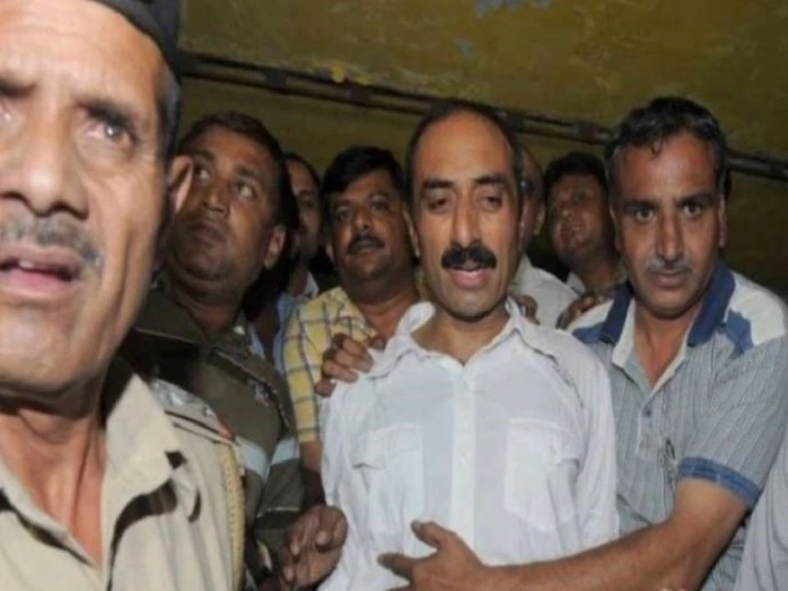 Gujarat SIT arrested former IPS officer Sanjiv Bhatt in case related to communal riots 2002 Gujarat News: सांप्रदायिक दंगों से जुड़े मामले में पूर्व IPS संजीव भट्ट गिरफ्तार, ये है आरोप