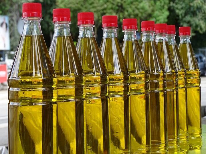 Edible oil price update on 13 july 2022 mustard oil price update soyabean oil price Edible Oil: सस्ते हो गए खाने वाले तेल, यहां जानिए कितने गिरे सरसों, सोयाबीन समेत सभी के रेट्स