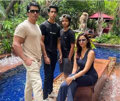 Sonu Sood Family Vacation: ਫੈਮਿਲੀ ਨਾਲ ਛੁੱਟੀਆਂ ਮਨਾਉਣ ਬੈਂਕਾਕ ਪਹੁੰਚੇ ਸੋਨੂੰ ਸੂਦ, ਖੂਬਸੂਰਤ ਤਸਵੀਰਾਂ ਨੇ ਜਿੱਤਿਆ ਫੈਨਜ਼ ਦਾ ਦਿਲ