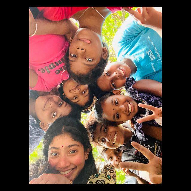 குழந்தைகள் சூழ் உலகம் எப்போதும் அழகானதுதான்...