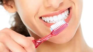 Dental Care: શું તમે દાંતના પીળા થવાથી પરેશાન છો? આ હોમમેઇડ જેલ તમારી સમસ્યા દૂર કરશે