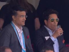 In Pics : भारत विरुद्ध इंग्लंड सामन्यात भारताची दिग्गज जोडी सचिन-सौरवही मैदानात, प्रेक्षक म्हणून घेतला सामन्याचा आनंद