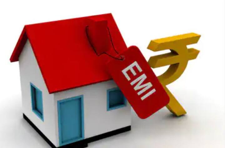 हालांकि, मौजूदा समय में लंबे समय के लिए फिक्स्ड रेट पर लोन लेना मुश्किल हो सकता है. महंगाई काबू में रहने के बाद ग्राहक फिक्स्ड रेट को फ्लोटिंग रेट में बदलवा सकते हैं. उस समय दोनों के बीच अंतर को समझने के बाद ही ऐसा करना बेहतर होगा यानी ग्राहक पहले यह देख लें कि उन्हें किसमें फायदा या नुकसान हो रहा है.