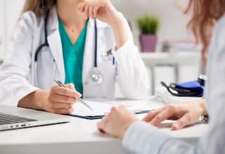 Women Health Tips: વધતી ઉંમર સાથે મહિલાઓએ આ વાતોનું ખાસ રાખવું જોઇએ ધ્યાન, જાણો એક્સપર્ટ