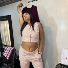 Poonam Bajwa: ఒళ్లు విరుచుకుంటున్న పూనమ్, తిట్టిపోస్తున్న నెటిజన్లు