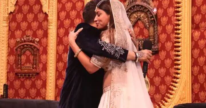 ਫੋਟੋ ਸ਼ੇਅਰ ਕਰਦੇ ਹੋਏ ਆਕਾਂਕਸ਼ਾ ਪੁਰੀ ਨੇ ਕੈਪਸ਼ਨ 'ਚ ਲਿਖਿਆ ਹੈ- ਮੈਂ ਸਿਰਫ ਦਿਲ ਜਿੱਤਣ ਨਹੀਂ ਸਗੋਂ ਉਸ ਉੱਤ ਰਾਜ ਕਰਨ ਆਈ ਹਾਂ।