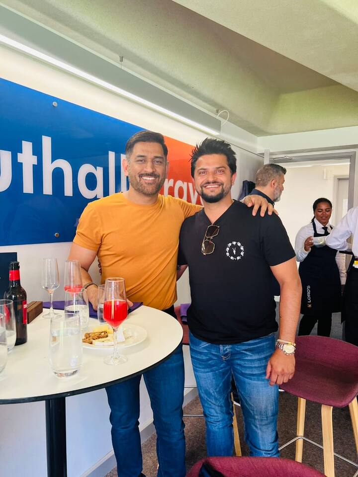 सुरेश रैना भारतीय टीम के अलावा चेन्नई सुपर किंग्स के लिए महेन्द्र सिंह की कप्तानी में खेल चुके हैं. दोनों खिलाड़ी लिमिटेड ओवर क्रिकेट के बेहतरीन खिलाड़ी माने जाते हैं.