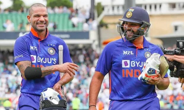 IND vs ENG ODI Records: ભાર અને ઇંગ્લેન્ડ વચ્ચે હાલમાં ત્રણ મેચોની વનડે સીરીઝ રમાઇ રહી છે. રોહિત શર્માની આગેવાની વાળી ભારતીય ટીમ પ્રથમ વનડે જીતીને સીરીઝમાં 1-0ની લીડ બનાવી લીધી છે. આ બધાની વચ્ચે આપણે નજર કરીએ કે કયા ખેલાડીએ ભારત-ઇંગ્લેન્ડ વચ્ચે રમાયેલી વનડેમાં સૌથી વધુ સદીઓ ફટકારી છે, કયા બેટ્સમેન રહ્યો છે સફળ, જાણ............