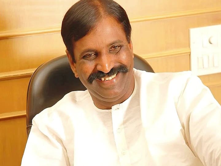 Kaviperarasu Vairamuthu Speaks about Kannedhirey Thondrinal movie song 'பெரியம்மா பெண்' ஆன 'பிரியமான பெண்'.. வடமொழி பாடகரால் சோதனை! ஈஸ்வரா பாடல் குறித்து வைரமுத்து!