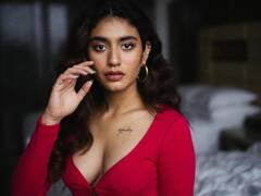 Priya varrier photos:  ‘அடார் லவ்’ நாயகி பிரியா வாரியரின் அசத்தல் க்ளிக்ஸ்