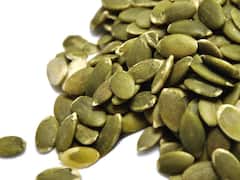 Pumpkin Seeds Side Effects: గుమ్మడి గింజలు ఎక్కువగా తింటే ఇన్ని సమస్యలు వస్తాయా? జర చూసుకోండి మరి