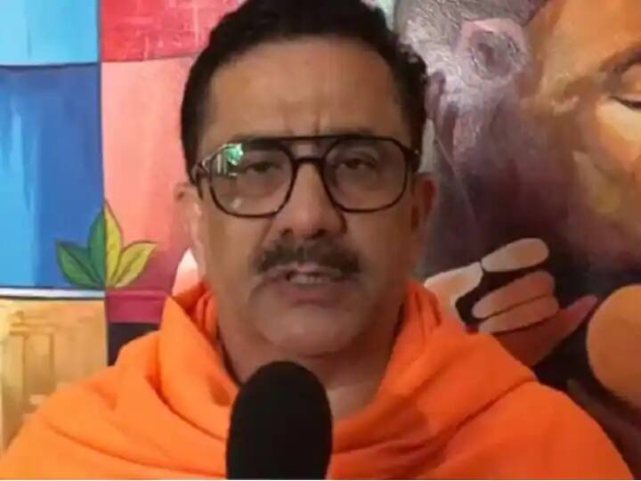 Ayodhya Jitendra Narayan Tyagi aka Waseem Rizvi adopted saffron clothes from today on banks of Saryu took resolution ANN Ayodhya News: जितेंद्र त्यागी उर्फ वसीम रिजवी ने लिया संकल्प, हमेशा पहनेंगे भगवा वस्त्र