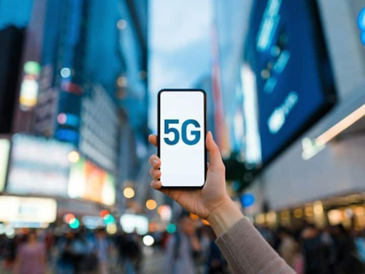 5g spectrum auction to start on today reliance jio bharti airtel among 4 cos in fray Marathi News 5G Auction : आजपासून देशात 5G स्पेक्ट्रमचा लिलाव सुरू, खरेदीदारांच्या शर्यतीत 'या' 4 कंपन्या