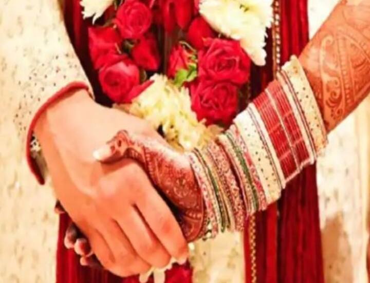 Hardoi Rupali Married on Matrimony App with Indore DSP son Prakhar in America and then complain about Impotent ann मैट्रिमोनी साइट से हुई शादी, पति निकला नपुंसक, जब DSP ससुर से की शिकायत तो मिला यह अश्लील जवाब
