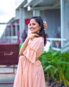 Anasuya: క్యూట్ లుక్స్ తో అదరగొడుతున్న అనసూయ