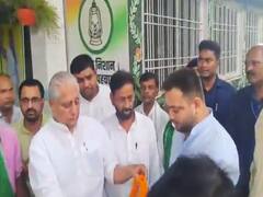 Ramai Ram Death: यादों में पूर्व मंत्री रमई राम! RJD ने दी श्रद्धांजलि, पापा को देख रोने लगीं गीता देवी