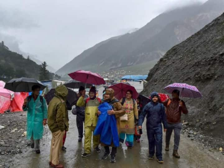 Amarnath Yatra 2022: खराब मौसम के चलते पहलगाम और बालटाल से अमरनाथ यात्रा पर लगी रोक, जानें- प्रशासन ने क्या कहा? Jammu and Kashmir Amarnath Yatra 2022 stopped again from Pahalgam and Baltal Amarnath Yatra 2022: खराब मौसम के चलते पहलगाम और बालटाल से अमरनाथ यात्रा पर लगी रोक, जानें- प्रशासन ने क्या कहा?