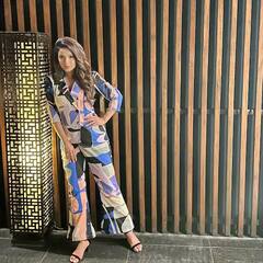 સૂટ-બૂટમાં Adaa Khanનો અંદાજ જોઇને દિવાના થયા ફેન્સ, 'નાગિન' એક્ટ્રેસે શેર કરી ખાસ તસવીરો