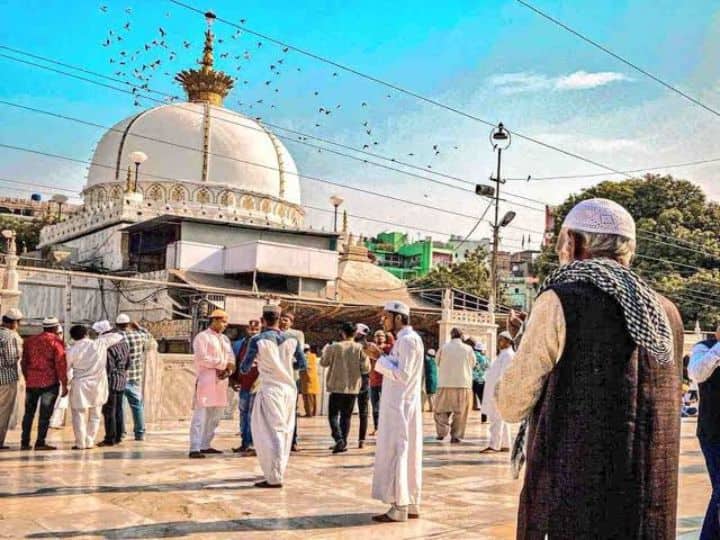 Bollywood Actor Kamaal Rashid Khan request all religion people for no go Ajmer Sharif Dargah Ajmer Sharif Dargah: इस एक्टर ने अजमेर शरीफ ना जाने की दी सलाह तो सोशल मीडिया पर भड़के लोग, दिए ये रिएक्शन
