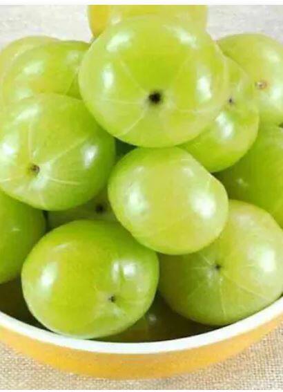 तसेच आवळ्याचा ज्यूस प्यायल्याने वजन कमी करण्यासाठी मदत होते.