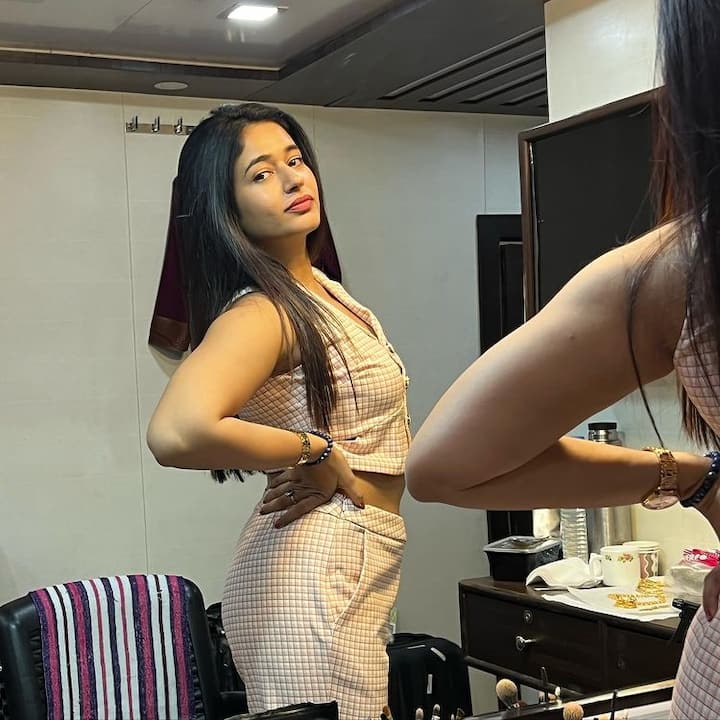 పూనమ్ బజ్వా అందమైన ఫోటోలు -Image Credit:Poonam Bajwa/Instagram