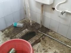 Pratapgarh News: प्रतापगढ़ मेडिकल कॉलेज में स्वच्छता अभियान की उड़ी धज्जियां, शौचालय में गंदगी का अंबार