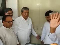 Gairsain News: गैरसैंण में उप-जिला मजिस्ट्रेट दफ्तर में हरिश रावत ने की सांकेतिक तालाबंदी, सरकार पर साधा निशाना