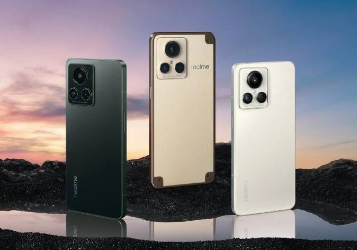 Launched: Realme એ છેવટે Realme GT 2 Master Explorer Editionને ચીનમાં લૉન્ચ કરી દીધો છે. આ ફોન બ્રાઉન, બ્લેક અને વ્હાઇટ કલરમાં માર્કેટમાં લૉન્ચ થયો છે. ઉલ્લેખનીય છે કે, આ સ્માર્ટફોન કંપનીની ગયા Realme GT Master Explorer Editionની બીજી એડિશન છે. કંપની પોતાના GT series માં Realme GT 2 અને Realme GT 2 Proને પહેલાથી જ લૉન્ચ કરી ચૂકી છે. અહીં અમે તમને આ શાનદાર સ્માર્ટફોનના ખાસ ફિચર્સ અને કિંમત વિશે માહિતી આપી રહ્યાં છીએ.