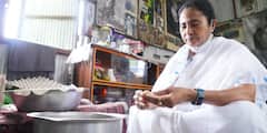 Mamata Makes Momo: পাহাড়ে মমতার হাতের মোমো, ফেরার আগে ফের অন্য মেজাজে মুখ্যমন্ত্রী
