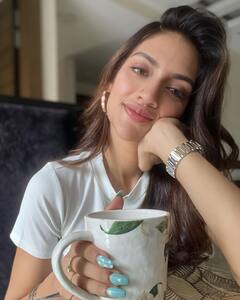 Nusrat Jahan Pics: खुले बाल में नुसरत जहां ने दिया कातिलाना पोज, फोटो देख आप भी हो जाएंगे फिदा