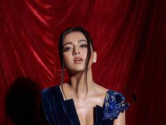 PHOTO : उफ्फ तेरी अदा... तेजस्वी प्रकाशचा किलर लूक; पाहा खास फोटो!