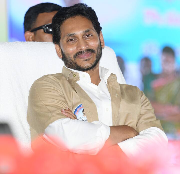 విశాఖలో వాహన మిత్ర పథకం కింద నాలుగో విడత నిధులు విడుదల చేసిన సీఎం జగన్