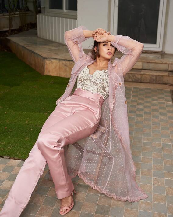 Lavanya Tripathi: అందాల రాక్షసి లావణ్య త్రిపాఠి లుక్ అదిరింది