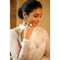 Srinidhi Shetty: అందాల నిధి శ్రీనిధి శెట్టి-తెల్లని చీరలో మెరిసే నెటిజన్లు మురిసే