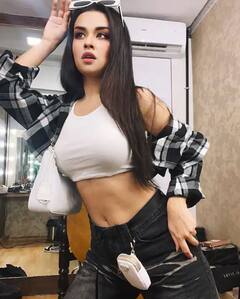 Avneet Kaur ਨੇ ਸਟਾਈਲਿਸ਼ ਲੁੱਕ 'ਚ ਦਿਖਾਏ ਨਖਰੇ ਹਜ਼ਾਰ, ਗਲੈਮਰਸ ਤਸਵੀਰਾਂ ਨੂੰ ਫੈਨਜ਼ ਦੇਖ ਹੋਏ ਹੈਰਾਨ