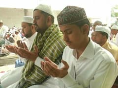 Viral Video: మాల్‌లో నమాజ్‌ చేసిన ముస్లింలు, సుందర కాండ చదువుతామంటున్న హిందువులు-ఏంటీ వివాదం?