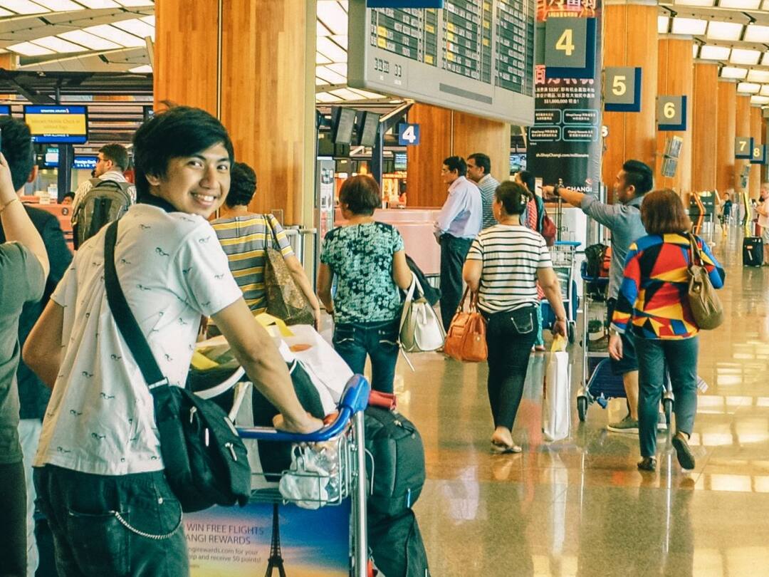 How to avoid motion sickness when travelling by car, bus, train and flights Motion Sickness Tips: ట్రావెల్ చేస్తున్నప్పుడు వాంతులు అవుతున్నాయా? ఈ టిప్స్ పాటించండి