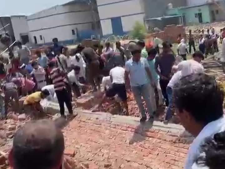 Delhi Wall Collapsed four dead in Alipur confirms Delhi Police Delhi Wall Collapsed: दिल्ली के अलीपुर में गोदाम की दीवार गिरी, पांच लोगों की दर्दनाक मौत, सीएम केजरीवाल ने जताया दुख