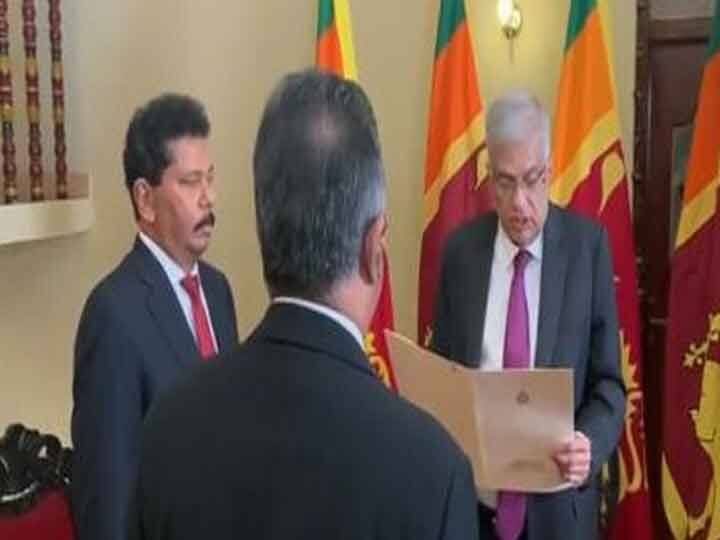 Gotabaya Rajapaksa's resignation accepted, Ranil Wickremesinghe sworn in as interim President of Sri Lanka Sri Lanka Crisis: राजपक्षे का इस्तीफा स्वीकार, रानिल विक्रमसिंघे ने श्रीलंका के अंतरिम राष्ट्रपति के रूप में शपथ ली