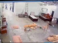 Moradabad में SDM पर लगा बड़ा आरोप, 2.68 लाख का फर्नीचर खरीदा, पैसे मांगने पर घर भेज दिया बुलडोजर