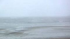 Mumbai Rains: वर्सोवा बीच पर बारिश के साथ चल रही तेज हवाएं