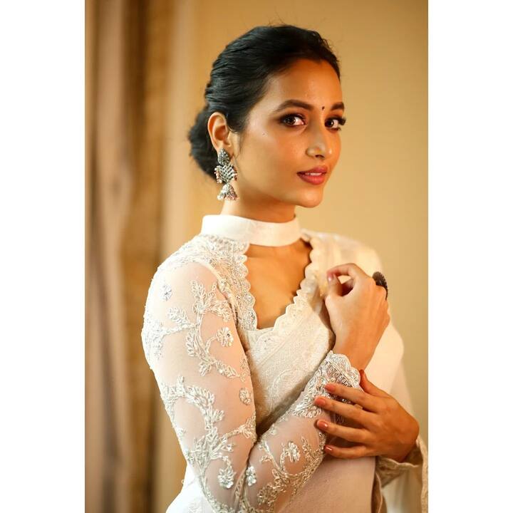 శ్రీనిధి లేటెస్ట్ స్టిల్స్. Image Credit/ Srinidhi Shetty Instagram