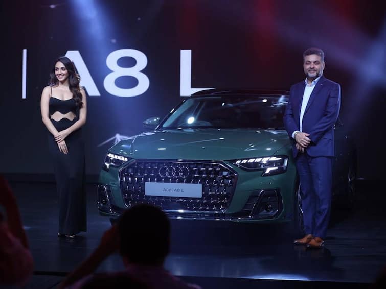 Kiara Advani Launched Audi A8 L in India Price Rs 1.29 Crores Check Features Audi A8 L: కియారా లాంచ్ చేసిన ఆడీ కొత్త కారు - ఇది చాలా కాస్ట్లీ గురూ!