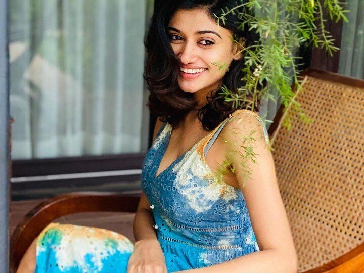 Oviya: ஓவியா ஆர்மியே உயிர்கொள்.... விரைவில் வாராவாரம் டிவி நிகழ்ச்சியில் ஓவியா!