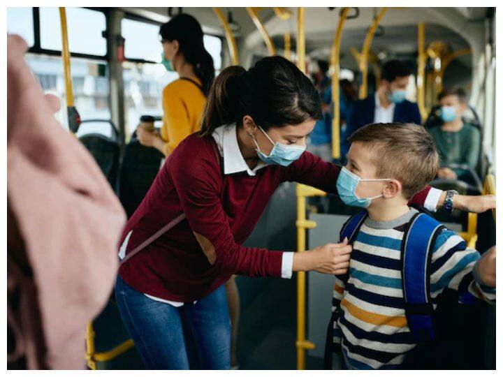 जिम्मेदारी के बारे में बताएं: बच्चे को रिस्पासिंबल बनाने के लिए उसे समय समय पर समझाते रहें. वह आपसे मदद मांगे तो उसे उस चीज से डील करना सिखाएं.