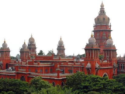 aiadmk office sealed eps ops side argument  in highcourt day 2 AIADMK Office Sealed: டிவியில் காமிச்சதுல 10% கூட உங்க வீடியோவுல இல்லை: அதிமுக வழக்கில் நீதிபதி அப்செட்...!